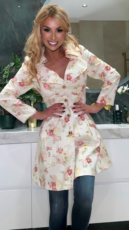 Romance model trench coat