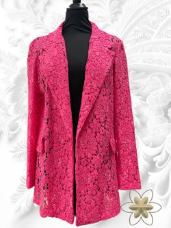 Americana de encaje modelo Encaje Fucsia