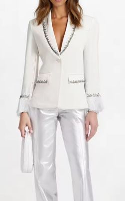 Americana modelo Brenda blanco