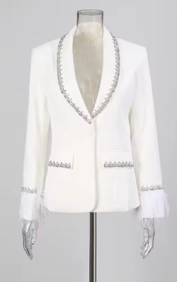 Americana modelo Brenda blanco