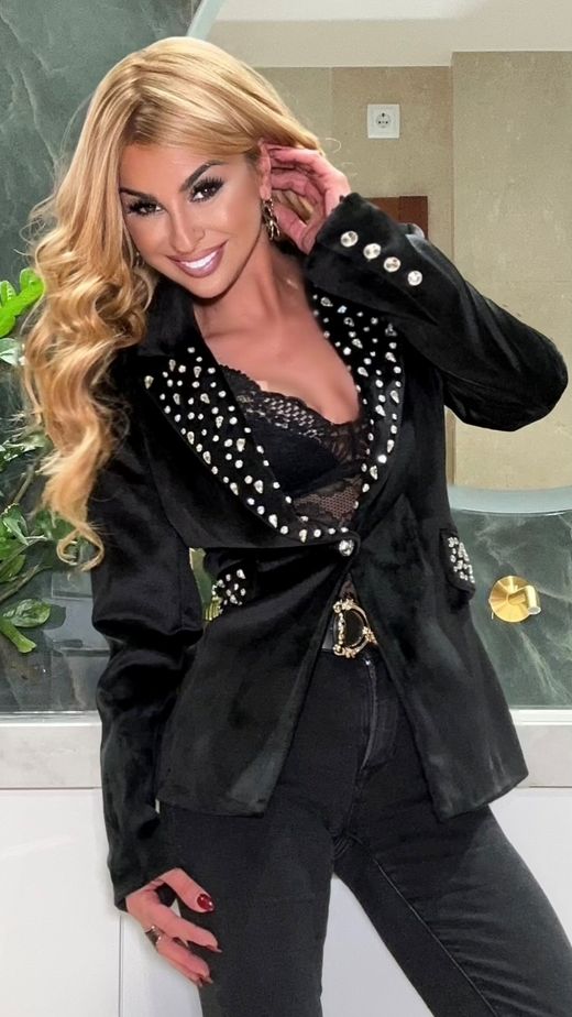 Zarina model American