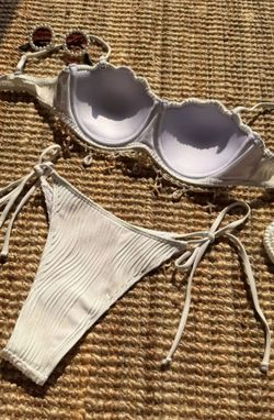 Bikini model Caracolas