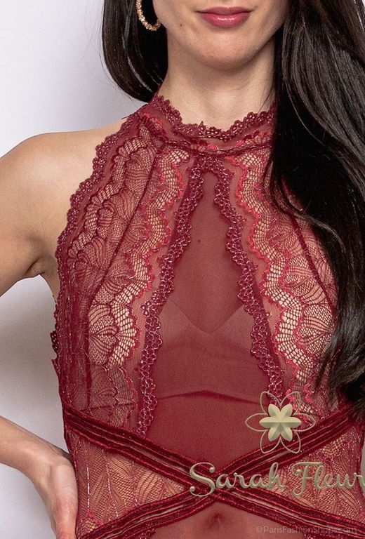 Body de encaje  modelo burdeos