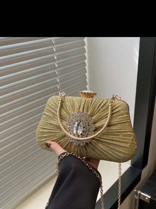 Bolso de fiesta modelo Lady Di dorado