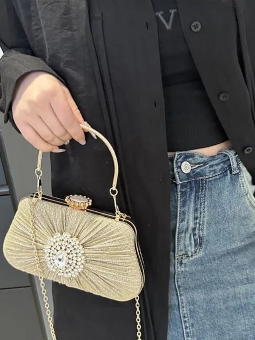 Bolso de fiesta modelo Lady Di dorado