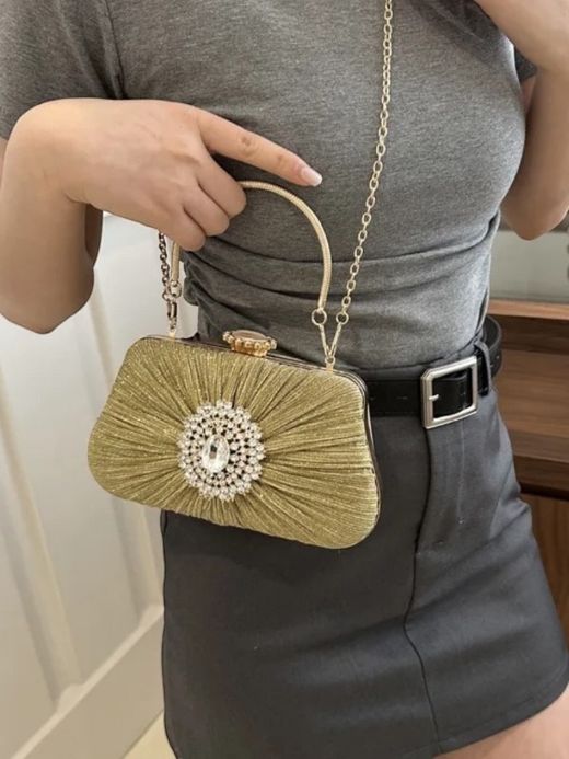 Bolso de fiesta modelo Lady Di dorado