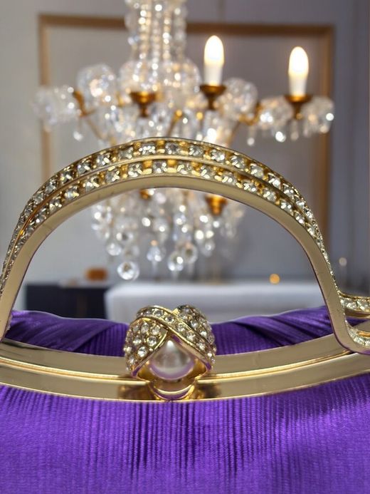 Purple bow model party bag