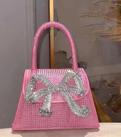 Bolso fucsia modelo Lazo