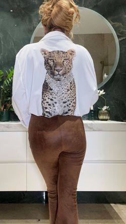 Cheetah model shirt