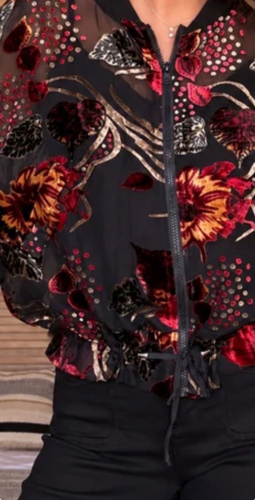 Chaqueta top modelo Velvet Garden