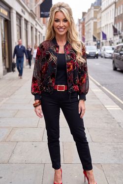 Chaqueta top modelo Velvet Garden