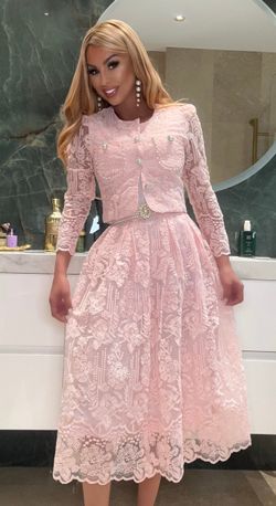 Conjunto de falda y chaqueta de encaje modelo Corina