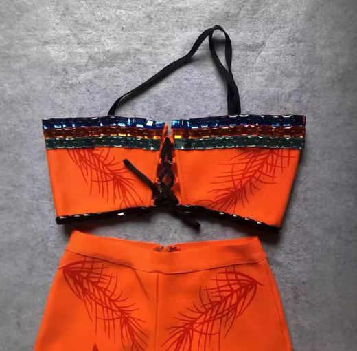 Aurelina model blouse