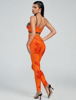 Aurelina model blouse