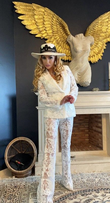 Denise White Model Set