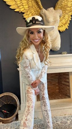 Denise White Model Set