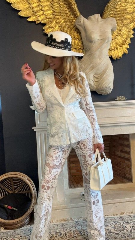 Denise White Model Set