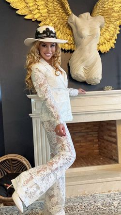 Denise White Model Set