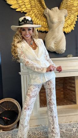 Denise White Model Set