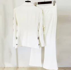 Ensemble de modèles majestueux