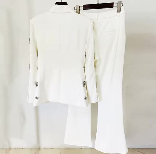 Ensemble de modèles majestueux