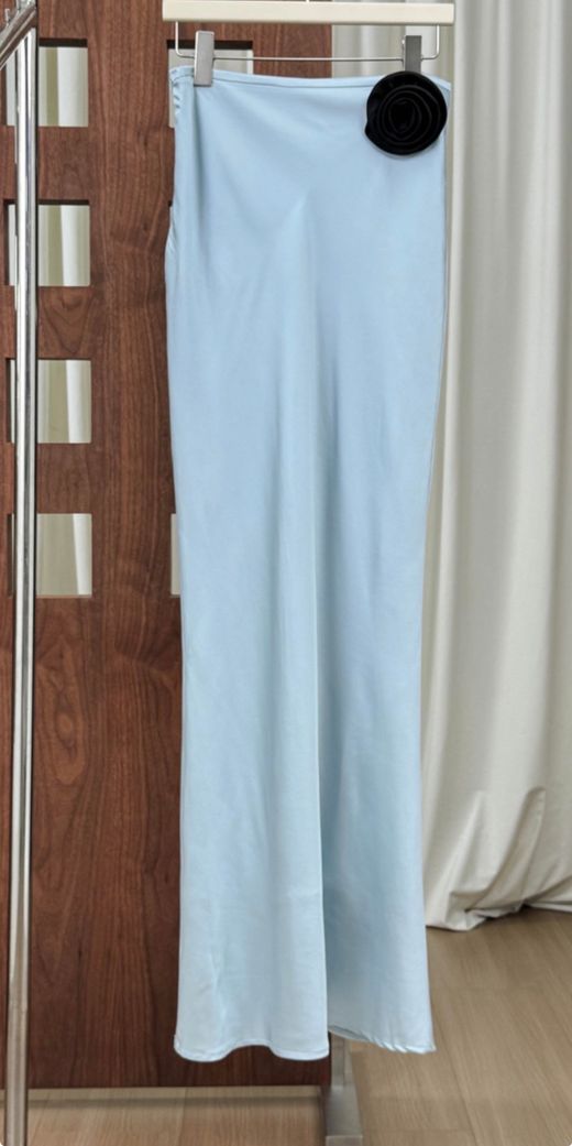 blue satin set, Marina model