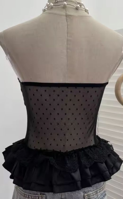 Black Evageline model bustier