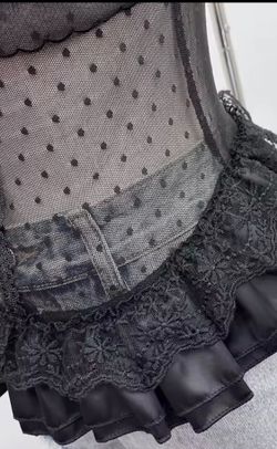 Black Evageline model bustier