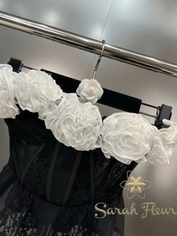 Hellen model bustier