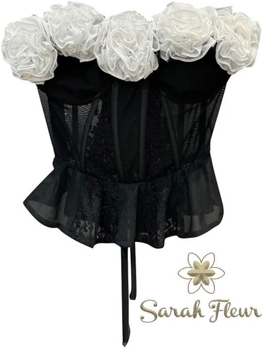 Hellen model bustier