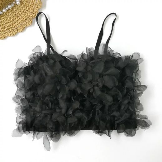 Corsage de pétales noirs