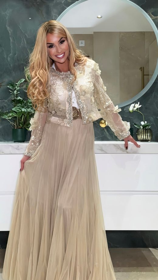 Falda modelo Ibizenca