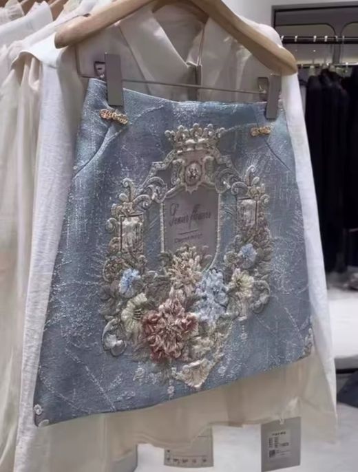 Senior Flowers skirt model