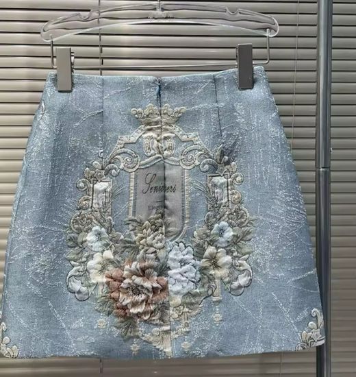 Senior Flowers skirt model