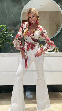 Blusa modelo Estela