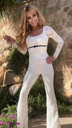 Mono modelo Briguitte