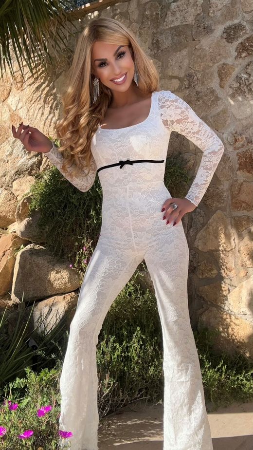 Mono modelo Briguitte