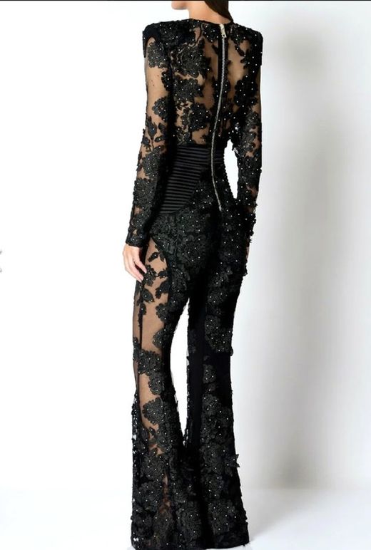 Combinaison modèle élégante