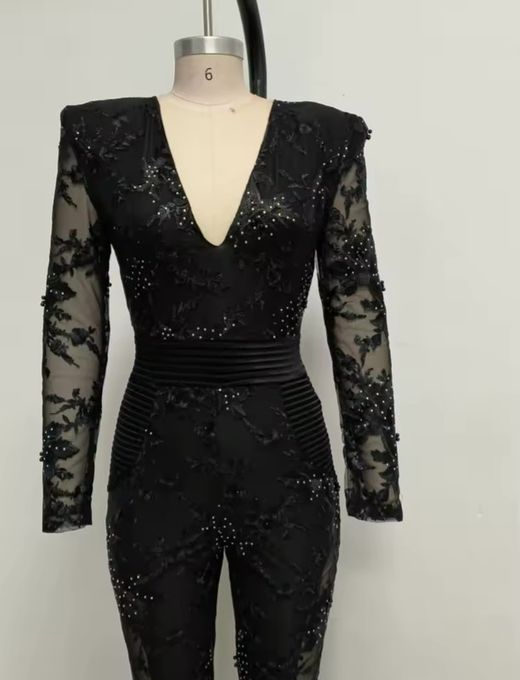 Combinaison modèle élégante