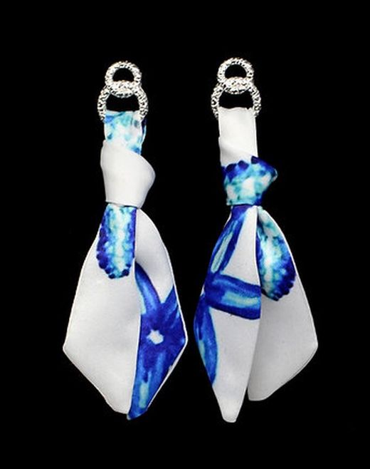Seahorse model earrings and bracelet set