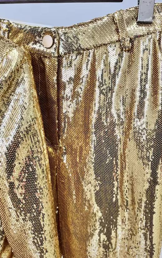 Traje modelo Golden Set