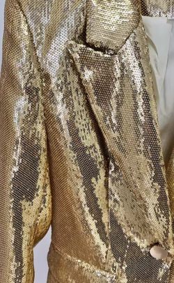 Traje modelo Golden Set