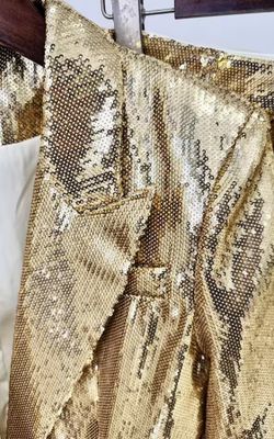 Traje modelo Golden Set