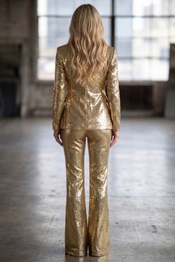 Traje modelo Golden Set