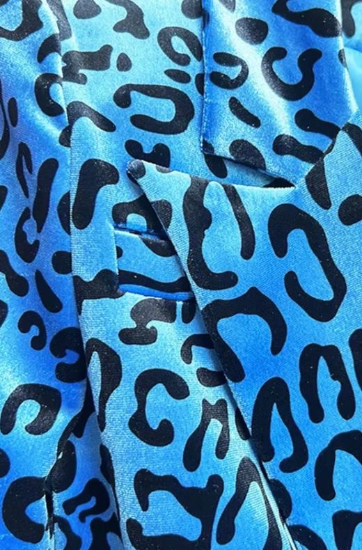 Traje modelo Leopardo azul