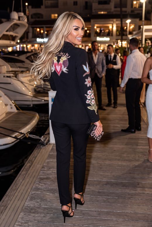 Traje modelo Love