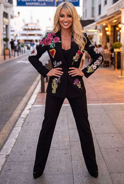 Traje modelo Love