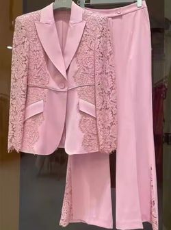 Costume modèle Rosal Rosa