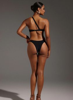 Trikini modelo Strabaganza