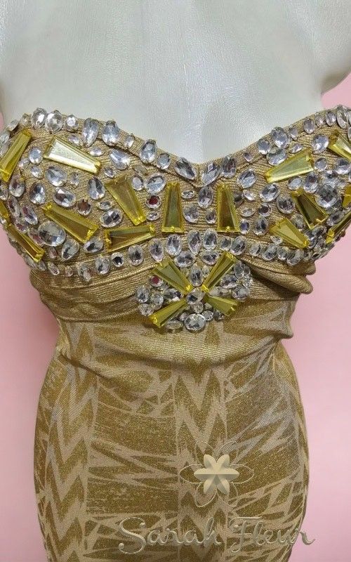 Vestido bandage dorado de pedrería modelo Golden